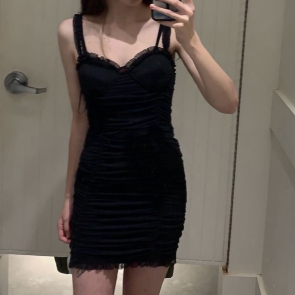 sinched black mini bodycon dress 🌹 - Picture 2 of 5